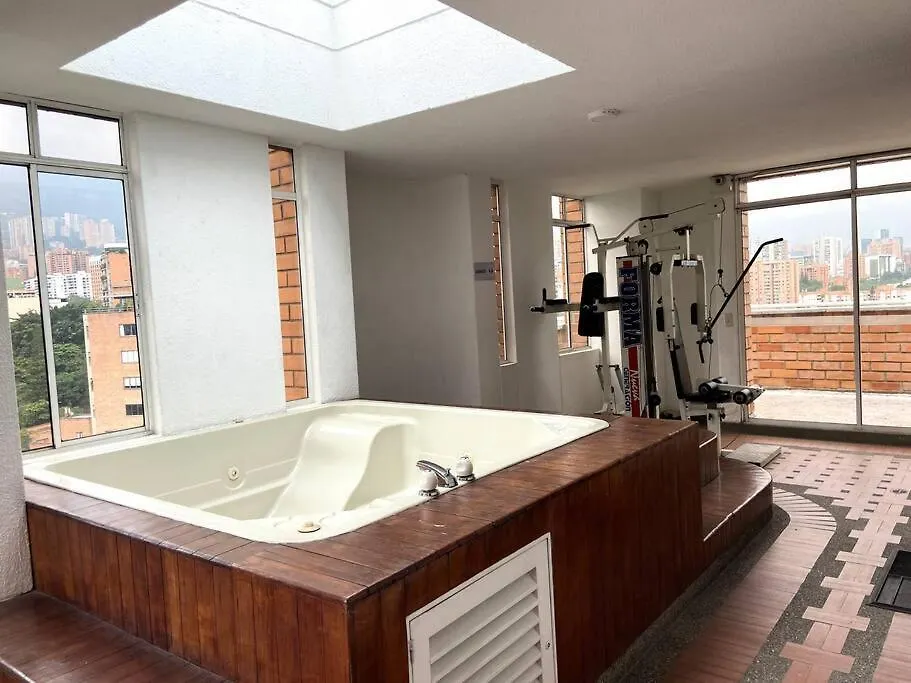 Cozy Studio Apartment In Poblado With Jacuzzi Medellin